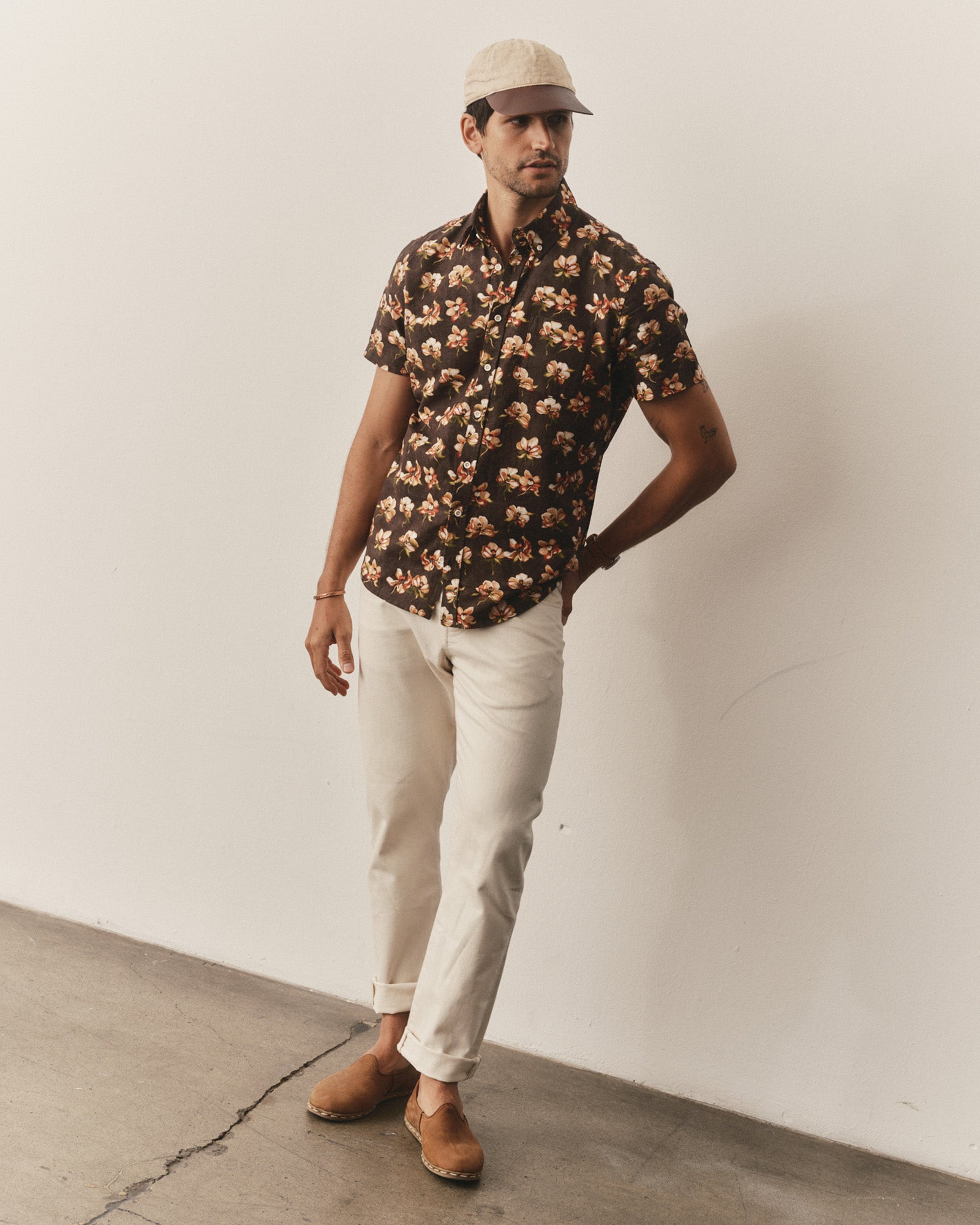 fit model showing off The Short Sleeve Jack in Magnolia, Wovens by Taylor Stitch