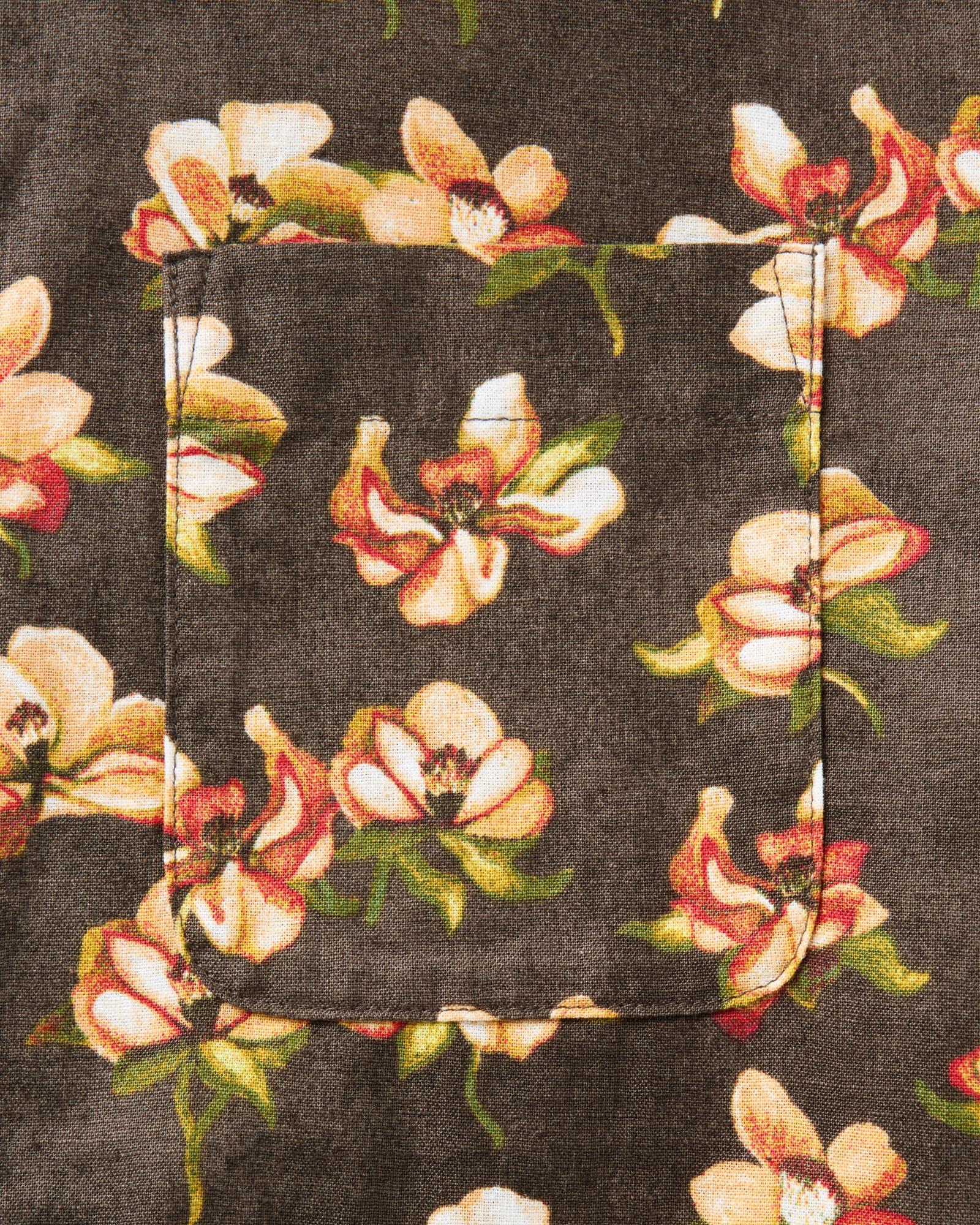 material shot of the pocket on The Short Sleeve Jack in Magnolia, Wovens by Taylor Stitch