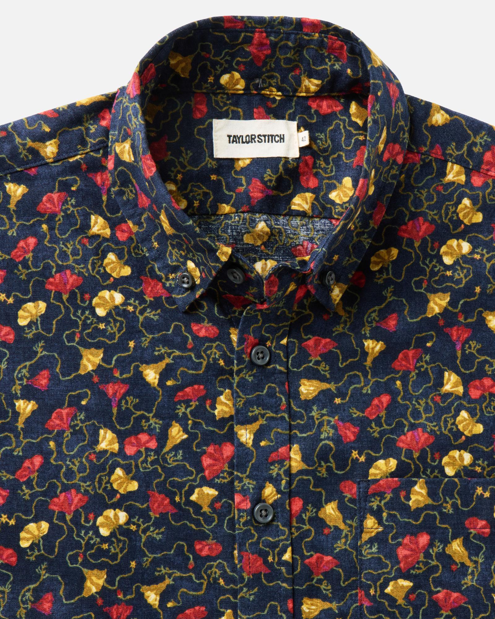 material shot of the collar on The Short Sleeve Jack in Vintage Bloom, Wovens by Taylor Stitch