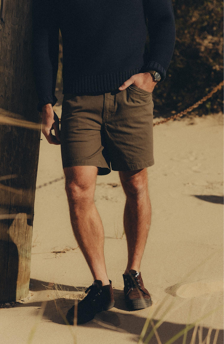 fit model posing in The Boulder Short in Mushroom Ripstop