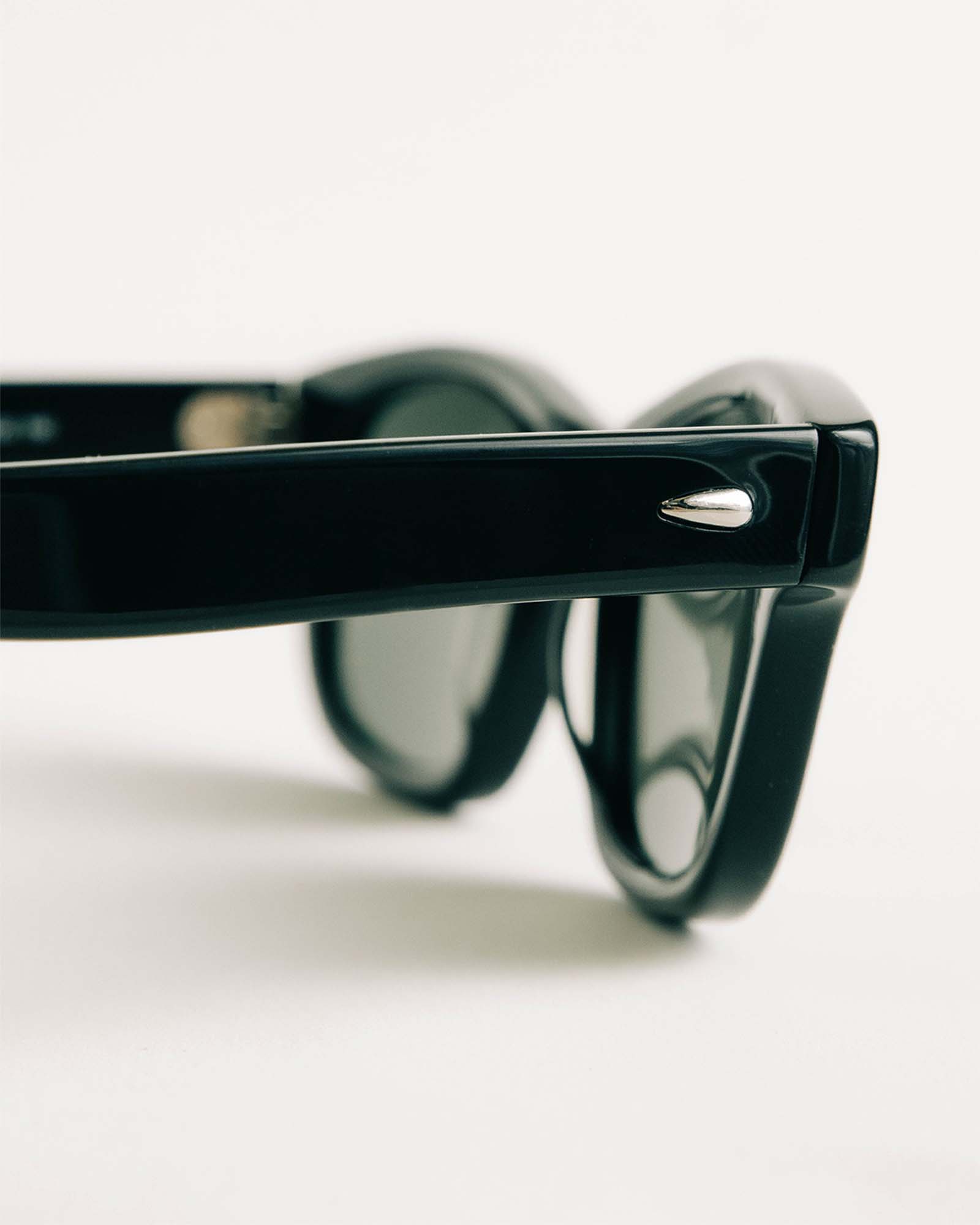 material shot of the joint on The Sergio in Black, Accessories by Taylor Stitch