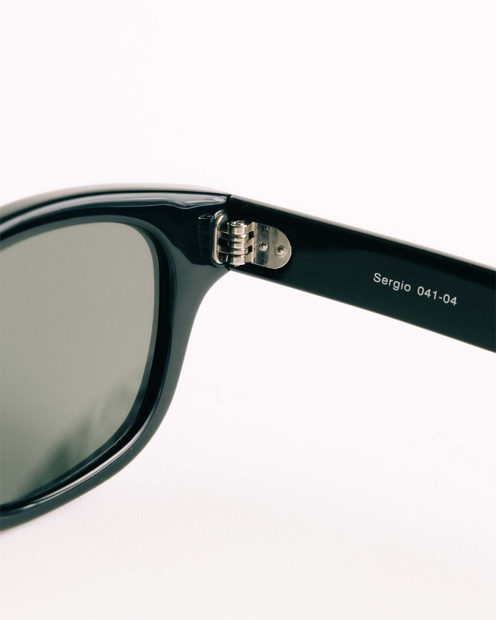 material shot of the inside of The Sergio in Black, Accessories by Taylor Stitch