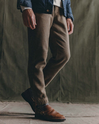 fit model posing in The Apres Pant in Cypress Sashiko