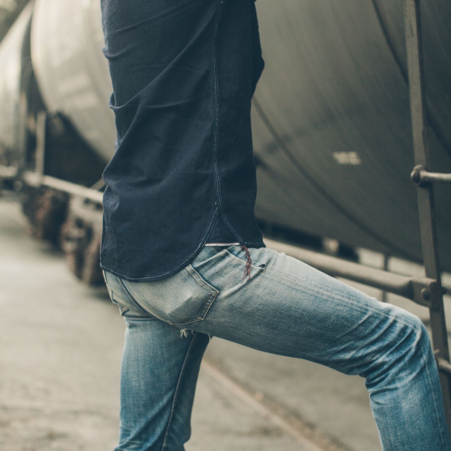 The Utility Shirt in Cone Mills Indigo Selvage Canvas: Alternate Image 2, Wovens by Taylor Stitch