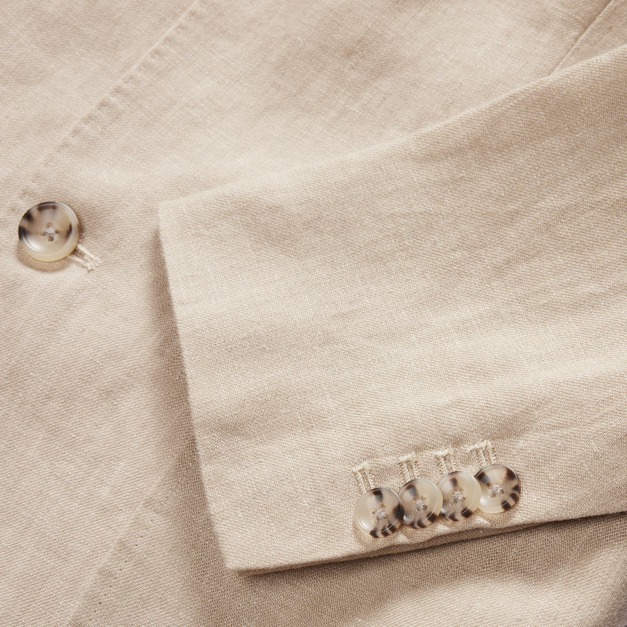 material shot of the light horn buttons on The Sheffield Sport Coat in Natural Linen, Outerwear by Taylor Stitch