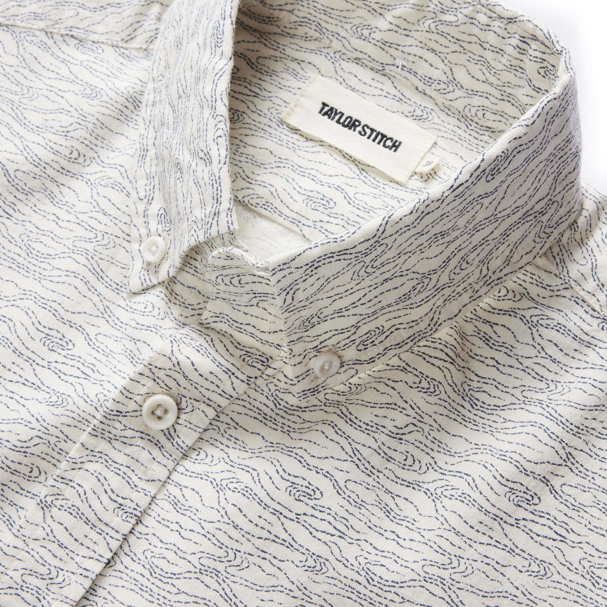 material shot of the collar on The Short Sleeve Jack in Gulf Stream, Wovens by Taylor Stitch