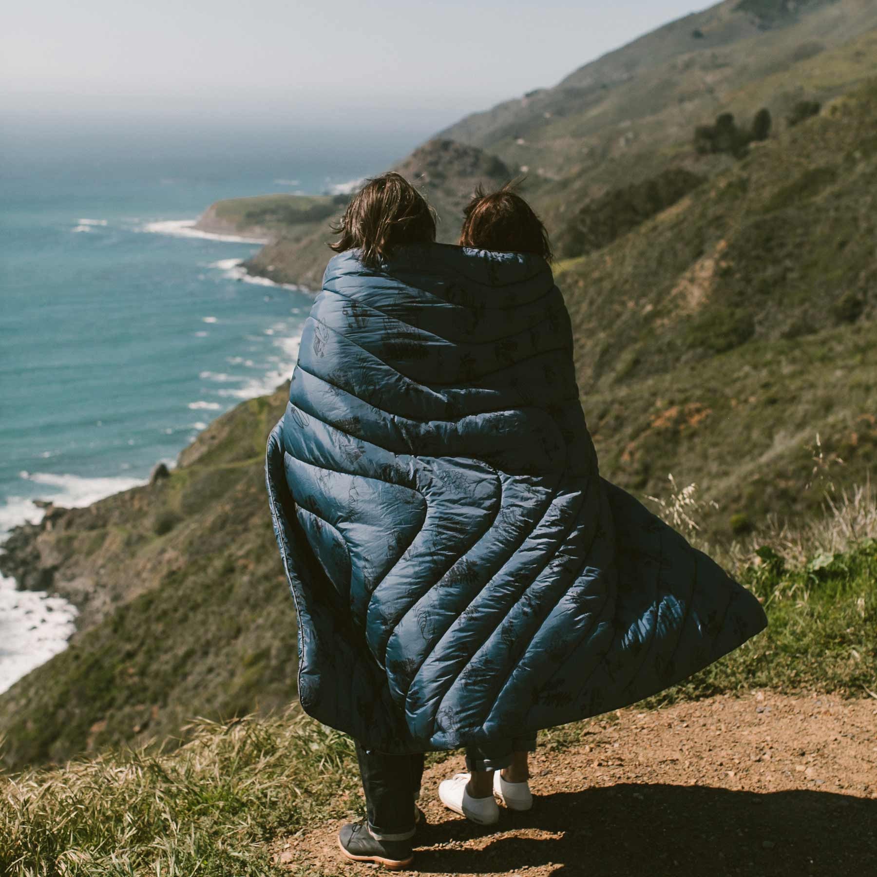 The Puffy Blanket in Aloha: Alternate Image 4, None by Taylor Stitch